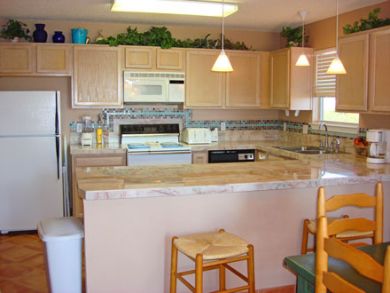 Kitchen with Breakfast Bar
